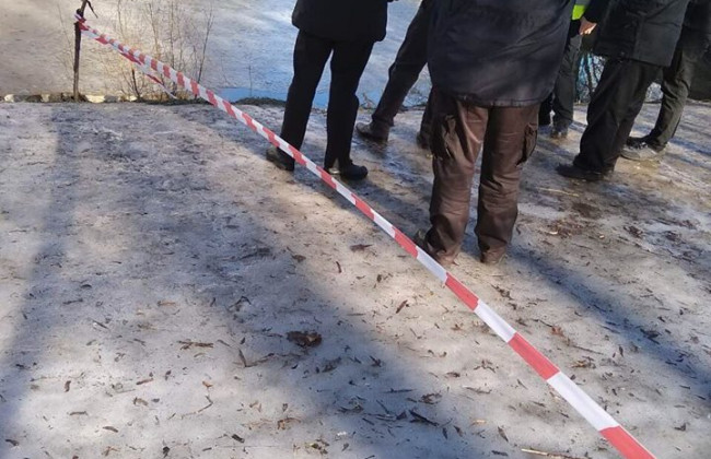 Опасная находка: в Киеве на дне озера обнаружили мину времен Второй мировой