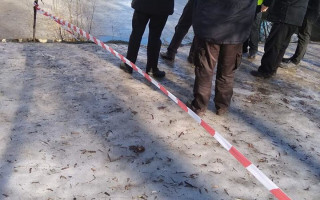 Опасная находка: в Киеве на дне озера обнаружили мину времен Второй мировой