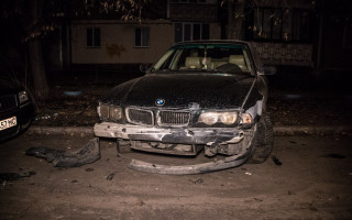 ДТП в Киеве: три выпивших мужчины на Mazda разбили два автомобиля