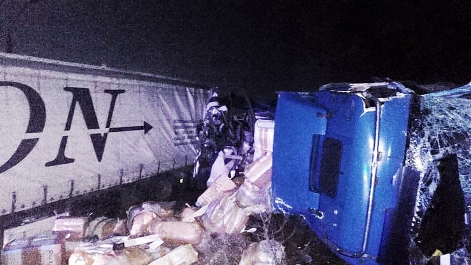 Масштабное ДТП под Житомиром: столкнулись три грузовика, есть пострадавшие