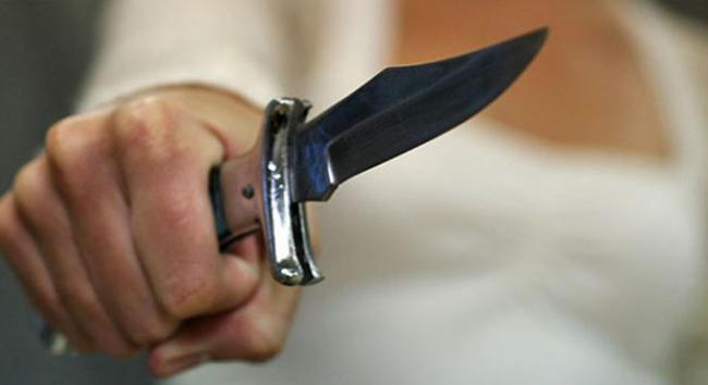 Двадцять ударів ножем: чоловік познущався над власною дружиною