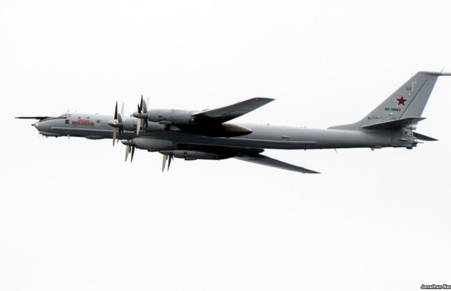 Бомбардировщик РФ зафиксировали на оккупированном Донбассе