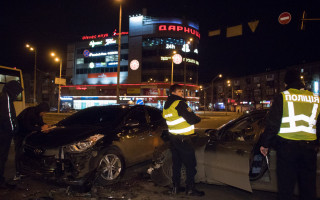 Пытался проехать на красный: в Киеве произошло ДТП