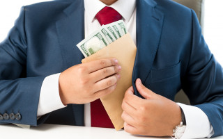 Миллионные хищения: Николаев всколыхнул скандал в школе