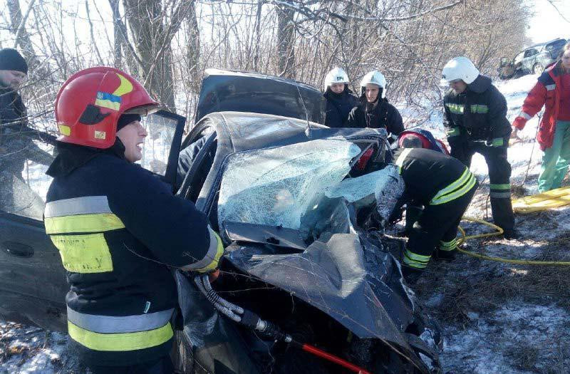 Страшное ДТП под Ровно: погибли три человека, пострадала девочка