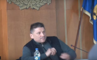 Председателя райсовета в Броварах забросали яйцами