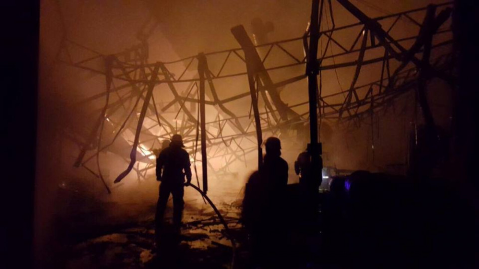 Под Одессой произошел пожар на заводе: есть погибший