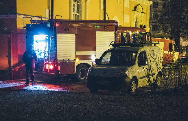 В Киеве случился пожар на территории Покровского храма: сооружение сгорело полностью