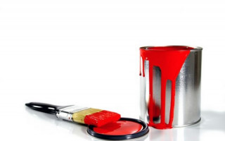 Двери магазина Roshen облили красной краской