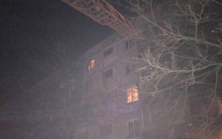 Чотири людини госпіталізовано, одна у реанімації: у Павлграді сталася смертельна пожежа