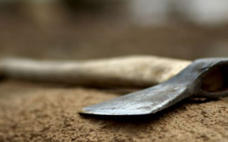 Отец школьницы кроваво расправился с ее парнем в Кропивницком