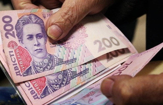 Пенсии в Украине: Порошенко порадовал всех пенсионеров