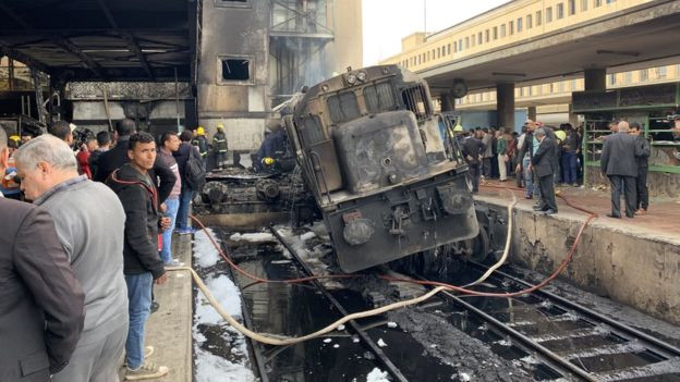 В Египте взорвался поезд с людьми: 20 погибших, полсотни раненых