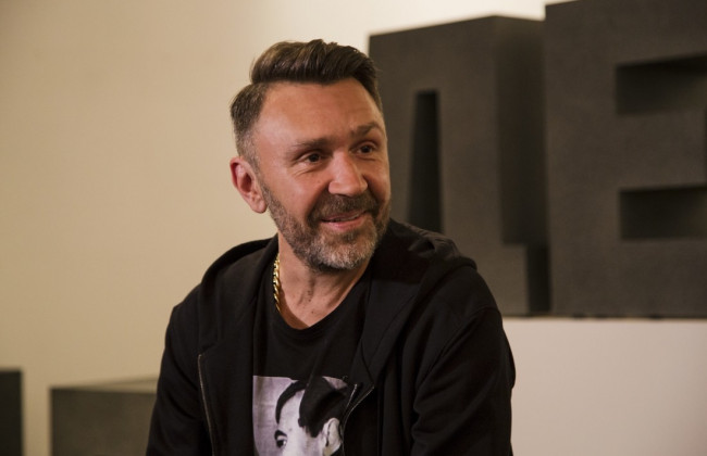 Шнурова обвинили в украинской пропаганде, а Шакиру ждет суд за неуплату налогов: новости шоубиза