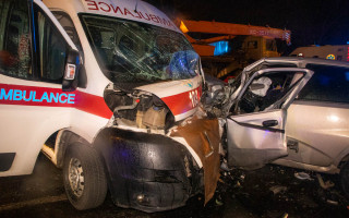 Смертельное ДТП в Киеве: «скорая» смяла легковушку, погибло три человека