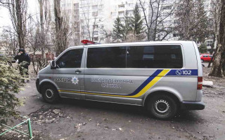 ЧП на Караваевых дачах: мужчине повесили на дверь гранату