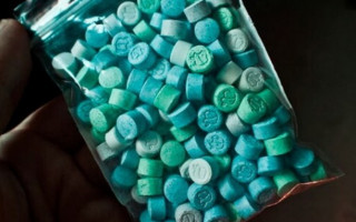 Збував наркотики: у Миколаївській області судитимуть поліцейського