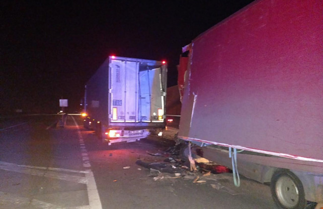 Смертельное ДТП под Николаевом: две фуры на скорости врезались лоб в лоб