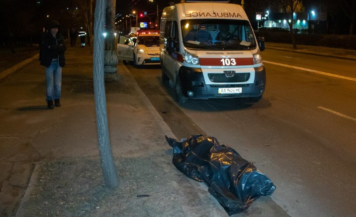Более ста метров протащила по дороге: Киев всколыхнуло смертельное ДТП
