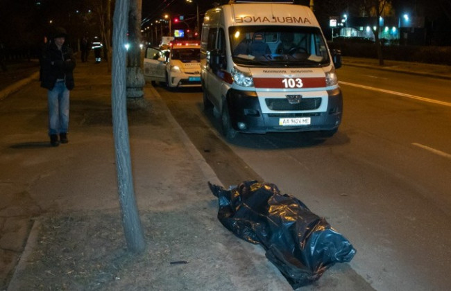 Более ста метров протащила по дороге: Киев всколыхнуло смертельное ДТП