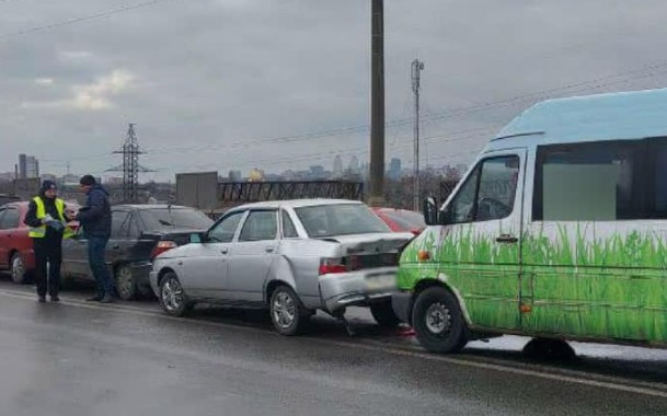 Масштабное ДТП в Днепре: всего разбито пять автомобилей