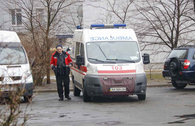 На Троещине мужчина свел счеты с жизнью возле квартиры экс-супруги