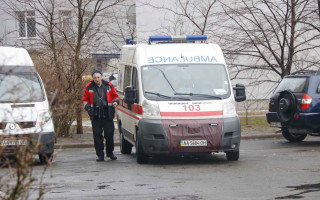На Троещине мужчина свел счеты с жизнью возле квартиры экс-супруги