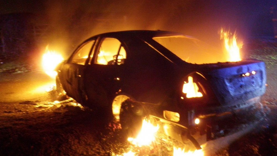 Сгорел дотла: в Харькове неизвестные подожгли автомобиль прокурора