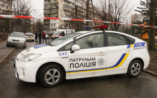Мужчина в полицейской форме застрелил водителя Mercedes: подробности