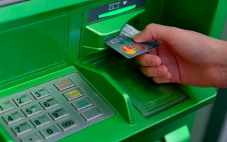 Банківська афера: у жінки вкрали 30 тисяч гривень