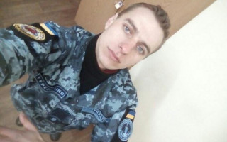 Захват моряков в Азовском море: следствие запрещает пленному звонить и встречаться с родными