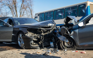 Спровоцировал аварию и скрылся: маршрутка устроила аварию в Днепре