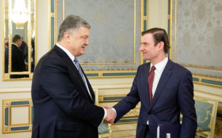 Порошенко и замгоссекретаря США договорились об усилении санкций против РФ