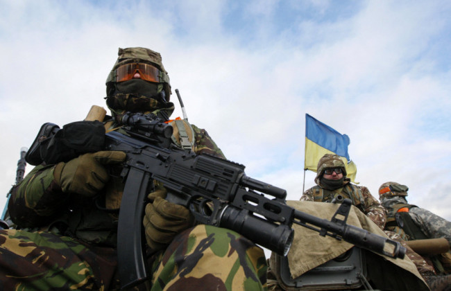 Обострение на Донбассе: бойцы ВСУ уничтожили бронемашину боевиков