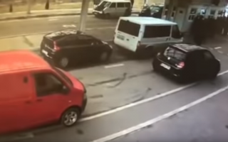 Наркокурьеров без препятствий пропустили через границу: появилось видео с КПП