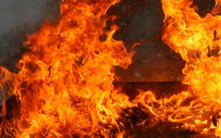 Масштабный пожар на заводе в Мариуполе: первые подробности