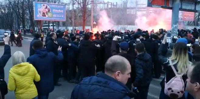 В Черкассах митингующие устроили массовые столкновения: 15 пострадавших, подробности ЧП