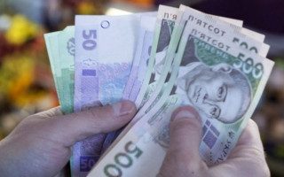 В Украине собираются перейти на почасовую оплату труда: как это будет