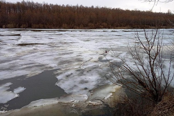 Трагедия в Черниговской области: двое рыбаков утонули в Десне