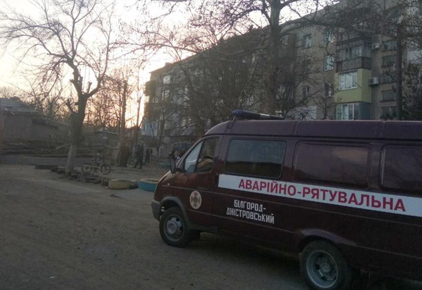 Шквальный ветер в Одесской области сорвал крышу многоэтажки: подробности