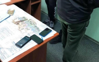 Отримав 260 000 гривень: ДБР затримало хабарника з ДСНС