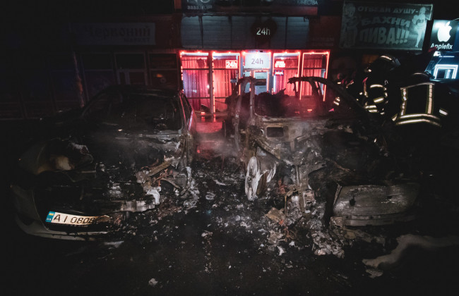 В Киеве Porsche поджег соседние машины
