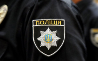 Пьяный мужчина избил ребенка и копов в Одесской области