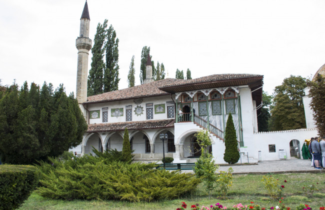 Оккупанты в Крыму уничтожают памятник архитектуры мирового значения: подробности