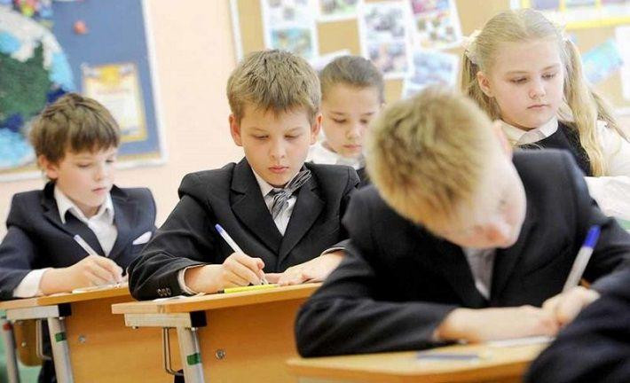 В Украине вводят дистанционное обучение для школьников: подробности