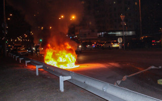 Страшное ЧП в Киеве: автомобиль вспыхнул на ходу посреди дороги