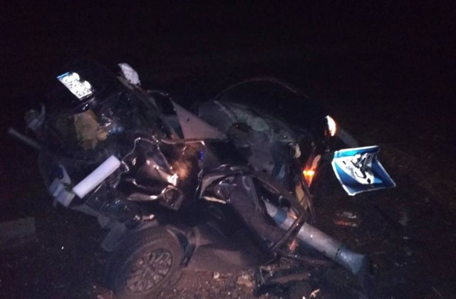 Страшное ДТП под Черкассами: легковушка влетела в столб, есть погибшие