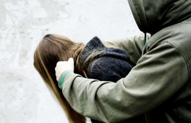 Однокласники на Херсонщині побили школярку: дитина у лікарні