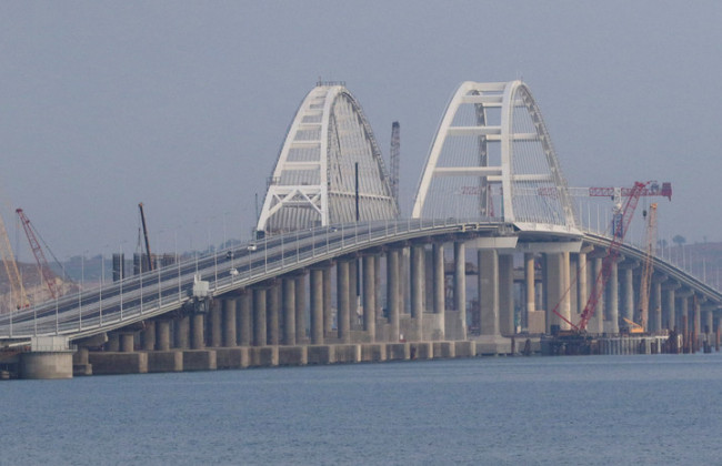 Уничтожает Азовское море: названы страшные последствия постройки Крымского моста