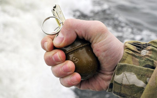 Копів закидали гранатами на Дніпропетровщині: з’явилися подробиці